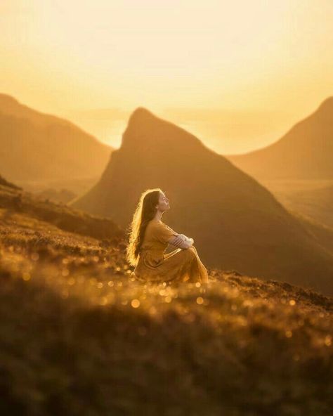 Sunrise Portrait, Self Portrait Artists, Chocolate Covered Almonds, Blur Photo Background, The Isle Of Skye, One With Nature, Portrait Design, Photography 101, On The Horizon