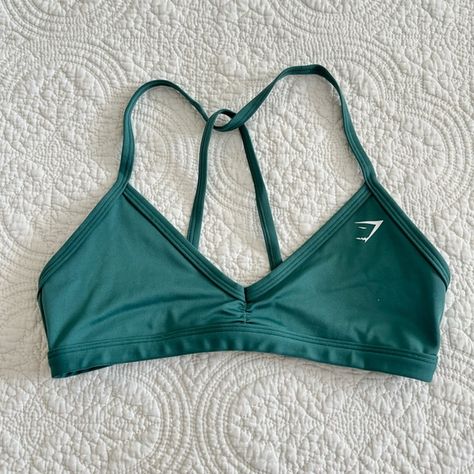 Gymshark Minimal Sports Bra in Hoya Green Size Small Gymshark Minimal, Green Bra, Green Bras, Hidden Love, Gym Clothes, Gym Outfit, Open Back, Sports Bra, Gym