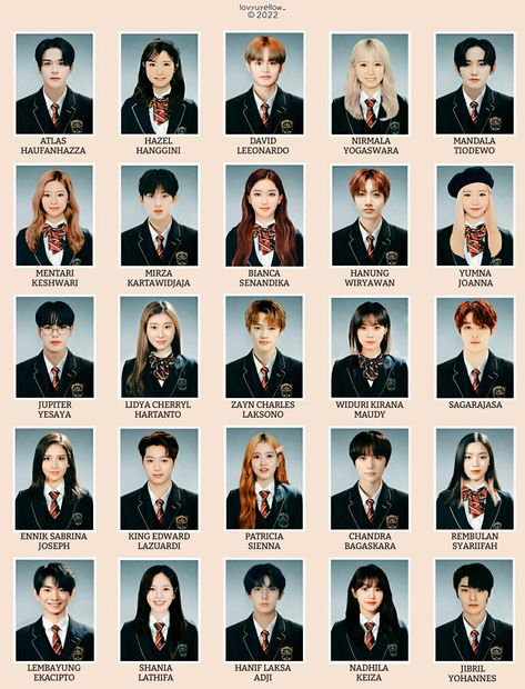 Private School Yearbook, Year Book Photo Ideas, Kpop Year Book, School Year Book Template, Book Year School Photoshoot, School Photo Album Ideas, Kpop School Concept, School Class Photo Ideas Group, Aesthetic Yearbook Photos