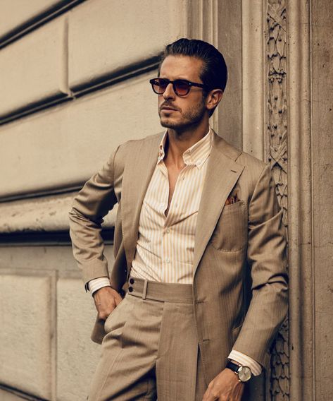 Italian Mens Fashion, Stylish Mens Suits, Dapper Mens Fashion, Black Suit Men, Tan Suit, Classy Suits, Formal Men Outfit, Italian Suit, Classy Outfits Men