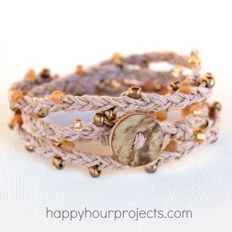 Beaded Hemp Wrap Bracelet - Happy Hour Projects Hemp Bracelet Patterns, Bracelets Hippie, Wrap Bracelet Tutorial, Bracelet Tutorials, Bracelets Tutorial, Bracelets Easy, Wire Jewelery, Diy Bracelets Tutorials, Diy Armband