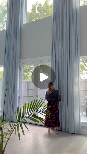 Avanti Designs | Luxury Drapery & Detailed Upholstery on Instagram: "Functional High Ceiling Custom Drapes — #AvantiDesigns #highceilings #highceilingdecor #windowtreatments #curtains #tallceilings #newhome #newconstruction #dallashomes #interiordesign #customcurtains #customdrapery #drapery #drapes #linendrapes #homeinspo #livingroom #livingroomdecor #custom #madeinusa #dallasdesigner #frisco #mckinneytx #celina #prospertx #tollbrothers #grandhomes #customhomes #texas" Curtain High Ceilings, Curtains For High Ceilings, High Ceiling Curtains, High Ceiling Decorating, Luxury Drapery, Ceiling Drapery, Ceiling Curtains, Linen Drapes, Custom Drapery