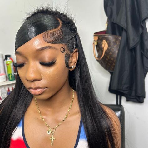 Ateee down🔥Love the amazing style from stylist @_hairbyshe_🤗     Follow @bombtress_hair for more hair ideas🔥  Enjoy best deals and get this inspired look🥰  . . . . . . . . . . . #explore #fishtailbraids #bussdown #lacefrontwig #edgeslaid #straighthairwigs #straightwig #lacefront #wigunits #wiginstall #lacewigs #lacefrontalwig #issawig #wigstore #wigsale #wigsforsale #affordablewigs #gluelesswig #transparentlace #frontalunits #frontalwig #closurewig #hdwigs #humanhairwigs  #hdlace #wigmaker Wig Install With Swoop, Swoop Straight Wig, Lacefront Wig Styles Straight, Swoop Wig Install, Side Swoop Wig Install, Swoop Wig, Frontal Wig Styles With Bow, Lacefront Wig Styles, Unice Wig Install