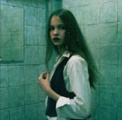 Christine F, Christiane F, Zoo Station, Station To Station, Neo Noir, Film Stills, Grunge Aesthetic, Cinematography