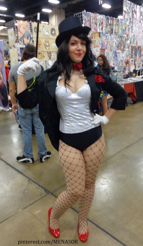 Beautiful Zatanna cosplay at San Japan 7 in San Antonio,Texas. Zatanna Cosplay, Comics Girls, San Antonio Texas, Magic Tricks, San Antonio, Texas, Japan, Comics, Quick Saves