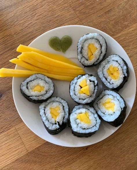 Mango Sushi, Healthy Breakfasts, How To Eat Less, Food Cravings, Cute Food, No Cook Meals, Food Dishes, Healthy Breakfast, Mango