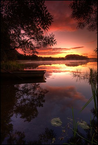 Lake Sunsets, Inner Landscape, Interesting Pictures, Nature Pics, Sun Rise, Breaking Dawn, Sun Set, Gorgeous Sunset, Amazing Sunsets