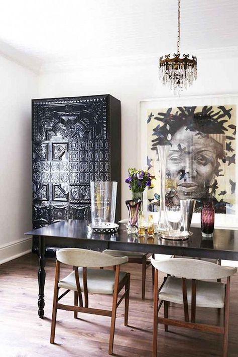 Afrocentric Decor, Walls Decor, Eclectic Dining Room, Eclectic Dining, Indoor Outdoor Kitchen, Boho Beautiful, Modern Victorian, African Decor, Dining Room Inspiration