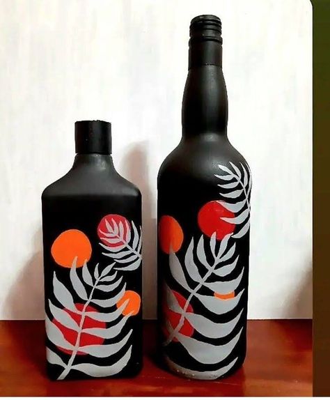 Botel Painting, Black Bottle Painting, Glass Bottle Decor Ideas, Pretty Curtains, Beer Bottle Art, Glass Bottle Decor, Bottle Art Projects, Hand Painted Wine Bottles, Plastic Bottle Art