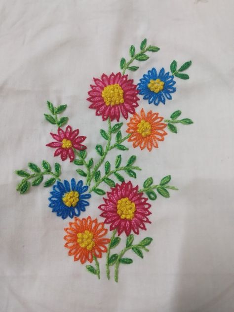 Lazy Dazy Embroidery Design Motif Flower, Lazy Dazy Embroidery, Lazy Daisy Embroidery Design Motifs, Daisy Stitch, Embroidery Stitches Beginner, Lazy Daisy Stitch, Hand Beaded Embroidery, Diy Embroidery Designs, Hand Embroidery Patterns Flowers