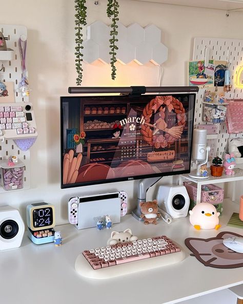 Glyk🌰 | happy Sunday ☀️ the sun is so bright these days, the days are longer, it makes me so happy.. 🌸🥹 here are some shots with the YUNZII C68 f… | Instagram Yellow Pc Setup, Gaming Set Up Aesthetic, Good Life Aesthetic, Cozy Setup, Monitor Setup, Gaming Aesthetic, Cozy Games, Gaming Desk Setup, Bright Room