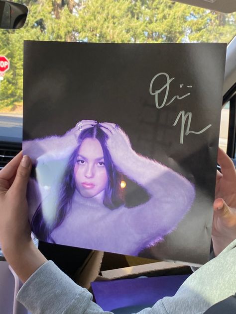 #oliviarodrigo #guts #vinyl #signed #celebrity #rodrigo #olivia #fyp #discover Klark Kent, Ray Conniff, Lynn Anderson, Andy Williams, Supernatural Wallpaper, Olivia Rodrigo Guts, Jethro Tull, Album Vinyl, Rod Stewart