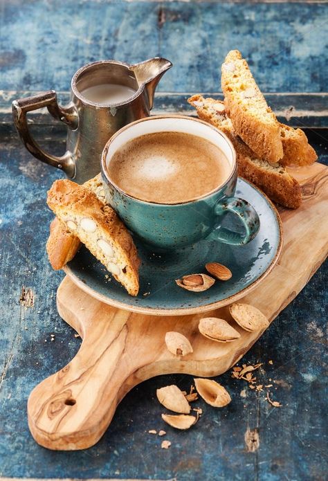 Coffee Shot, Dessert Photography, Breakfast Coffee, Coffee Photos, Coffee Breakfast, Coffee Photography, Good Morning Coffee, How To Make Coffee, Autumn Coffee