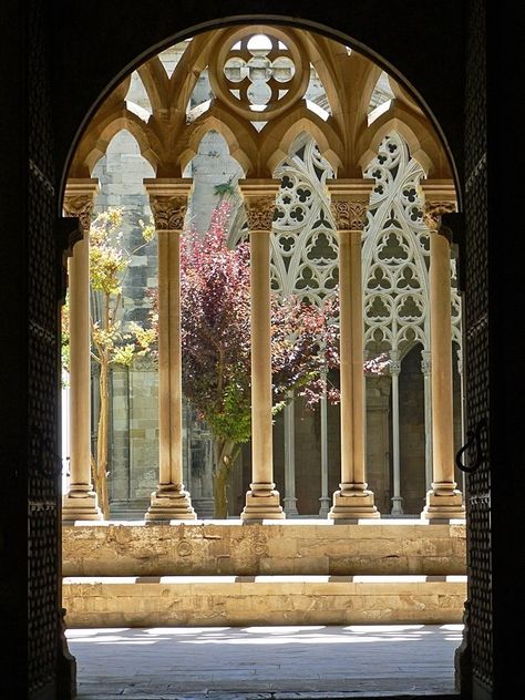 Springtime Hanging Gardens, Gothic Architecture, Beautiful Architecture, Pretty Places, Amazing Architecture, Art And Architecture, Architecture Details, Interior Architecture, Ramen