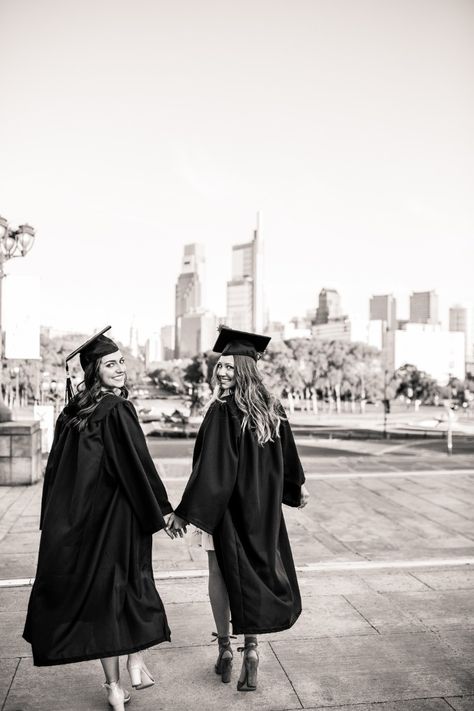 Graduation Pictures Architecture, Photos Of Graduation, College Graduation Pictures With Best Friend, College Images, Best Friend Pictures Graduation, Graduation Pictures University, College Photo, Cute Graduation Pictures With Friends, Cute Graduation Photo Ideas