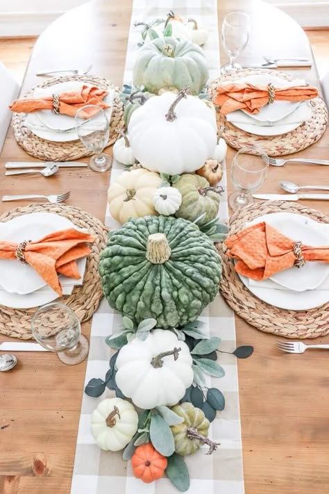 Pumpkin Tablescape, Autumn Dining, Tafel Decor, Home Decor Aesthetic, Fall Table Settings, Autumn Table, Fall Thanksgiving Decor, Thanksgiving Table Settings, Fall Tablescapes