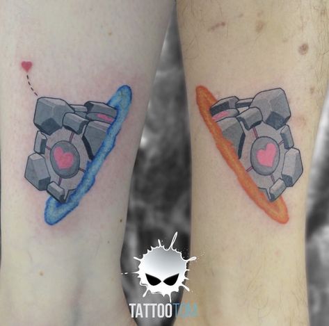 Portal Game Tattoo Ideas, Gaming Couple Tattoos, Couples Arm Tattoos, Companion Cube Tattoo, Duo Tattoos, Tattoo Duo, Cube Tattoo, Portal Companion Cube, Portal Tattoo