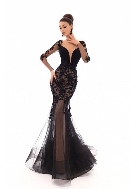 f337d999d9ad116a7b4f3d409fcc6480desc45098349ri Wedding Gaun, Black Gown Dress, Matric Farewell, Tarik Ediz Dresses, High Fashion Poses, Dress Couture, Tarik Ediz, Lace Bridesmaids, Affordable Prom Dresses