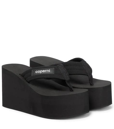 Platform Thong Sandals, Dr Shoes, Platform Flip Flops, Sandals Outfit, Fresh Shoes, Platform Slippers, Swag Shoes, Black Platform, Platform Wedge Sandals