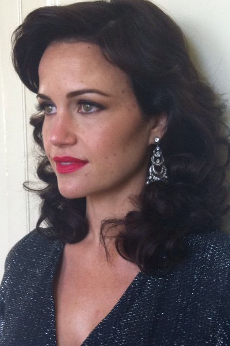 Carla Gugino Movies, Carla Gugino, Not Interested, Female Actresses, Interesting Faces, Great Hair, Vintage Hairstyles, Style Icon, Green Eyes