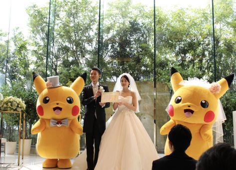 You can have a Pokémon-themed wedding in Japan Pokemon Purse, Pokemon Website, Gamer Wedding, Pikachu Pikachu, Bridal Fair, Anime Wedding, Wedding Certificate, Pikachu Plush, Japanese Wedding