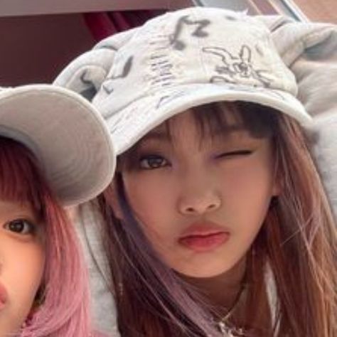 Minji Hanni Hyein NewJeans matching icons / pfp 3 Matching Icons Friends, Newjeans Matching Icons, Minji Hanni Hyein, Trio Pfps, Pfps Kpop, Kpop Matching Icons, Kpop Matching, Hyein Newjeans, Newjeans Hyein