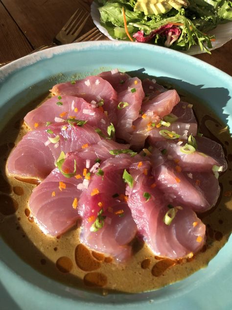 Cod With Ponzu Sauce, Bluefin Tuna Sashimi, Tuna Tataki Sauce, Tuna Shasimi, Sushi Grade Tuna Recipes, Tuna Crudo Recipe, Sashimi Sauce Recipe, Sashimi Sauce, Tuna Sashimi Recipe