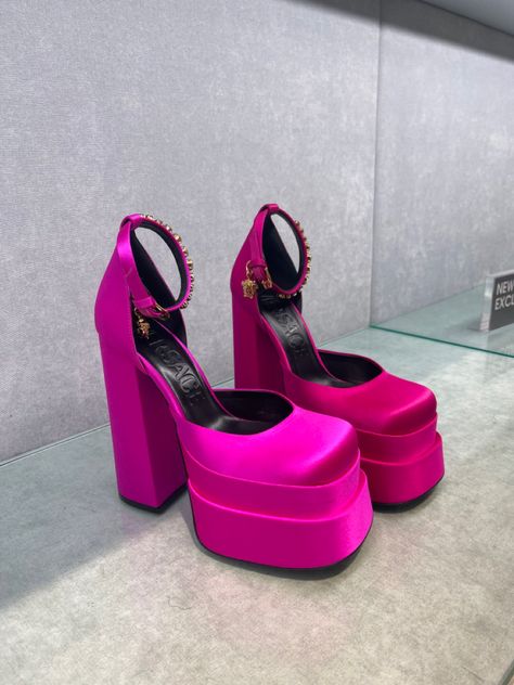 #London #shoes #platform #Selfridges #versace #fashion #pink #luxury #chic Versace Barbie Shoes, Versace Shoes Heels, Pink Versace, Hot Pink Shoes, Versace Heels, Selfridges London, Neon Heels, Versace Pink, Barbie Core