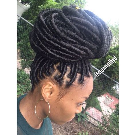 False Locks Dreads, Loc Buns, Vixen Crochet Braids, Locs Bun, Bridesmaid Hair Tutorial, Faux Locs Crochet, Hair Twists, Natural Hair Bun Styles, Twisted Hair