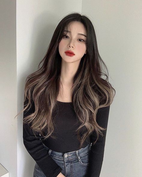 Rambut Brunette, Korean Hair Color, Hair Color Underneath, Hair Style Korea, Hair Color Streaks, Penteado Cabelo Curto, Hair Dye Colors, Asian Hair, Hair Inspiration Color