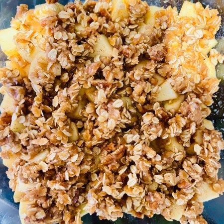 Small Batch Apple Crisp - Pretty Petunias Apple Crisp Small Batch, Small Apple Crisp, Small Batch Apple Crisp, Best Apple Crisp Recipe, Best Apple Crisp, Easy Apple Crisp Recipe, Apple Crisp Easy, Apple Crisp Recipes, Mug Cakes