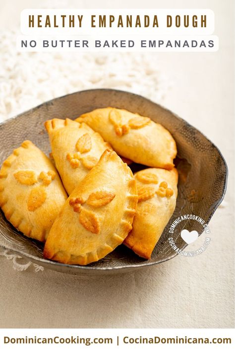 No butter baked empanadas. Almond Flour Empanada Dough, Empanada Recipe Dough, Flour Empanada Dough, Vegan Empanadas Dough, Empanada Dough Recipe, Dominican Cooking, Empanadas Recipe Dough, Vegetarian Empanadas, Baked Empanadas