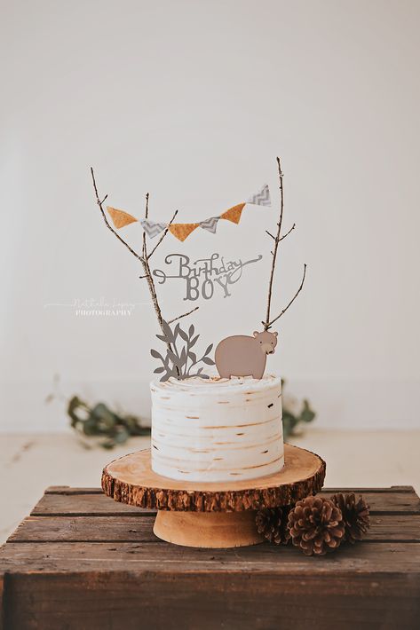 Woodland cake smash theme. Birthday boy! Woodland Cake Smash, Birthday Boy Cake, Boy Cake Smash, Boys First Birthday Cake, Boys 1st Birthday Cake, Cake Smash Theme, Boys First Birthday Party Ideas, Woodland Cake, Boys 1st Birthday Party Ideas