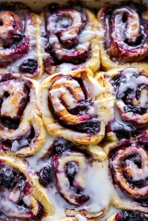 Lemon Cinnamon Rolls, Dessert Cream Cheese, Blueberry Cinnamon Rolls, Cream Cheese Whipped Cream, Blueberry Compote, Easy Blueberry, Lemon Glaze, Blueberry Recipes, Baking Project