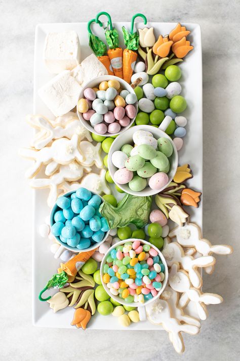 How to Host a Charming Easter Brunch - Sugar and Charm Sugar and Charm Easter Brunch Food, Easter Parade, Easter Inspiration, Easter Dinner, Easter Candy, Easter Time, Easter Dessert, Easter Brunch, Hoppy Easter