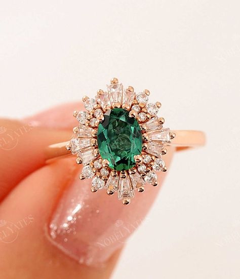 Oval Emerald Engagement Ring, Vintage Emerald Engagement Ring, Vintage Engagement Rings Art Deco, Emerald Wedding Rings, Engagement Ring Art Deco, Cute Engagement Rings, Future Engagement Rings, Art Deco Wedding Rings, Yellow Engagement Rings