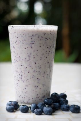 Flaxseed Smoothie, Liquid Meals, Smoothie Detox Cleanse, Energy Smoothies, Smoothies With Almond Milk, Blueberry Oatmeal, Gluten Free Recipes For Breakfast, Blueberries Smoothie, Inflammatory Foods