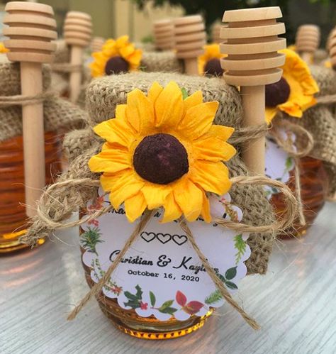 Sunflower Favors Showers, Wedding Favors Sunflower Theme, Sunflower Bridal Shower Favors, Sunflower And Rose Bridal Shower Ideas, Sunflower Bridal Shower Ideas Decoration, Sunflower Themed Bridal Shower Ideas, Sunflower Party Ideas, Sunflower Bridal Shower Ideas, Sunflower Party Favors