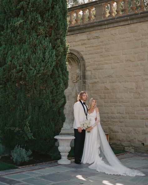 Intimate Ceremony Moment | Beverly Hills Wedding Description: Couple during wedding vows, intimate wedding at Greystone Mansion, fine art wedding photography, outdoor ceremony inspiration, Beverly Hills wedding ambiance 🕊️💘✨ Flowing Wedding Dresses, Mansion In Beverly Hills, Beverly Hills Wedding, Greystone Mansion, Formal Wedding Attire, Wedding Ambiance, Shot On Film, Hills Wedding, Romantic Couple Poses