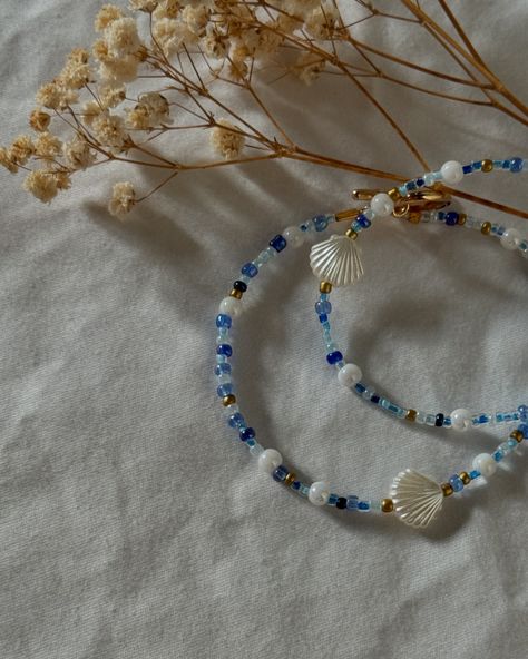 Seaside Beaded Bracelet 🐚🌊 . Price: 15 CHF (Visit Shop To See The Price In Your Currency) . Link To Shop Is In Bio💗 . #handmade #bracelet #jewlery #summer #summervibes #sea #seaside #seashell #smallbusiness #art #sidzartshop #treatyourself Sea Beads Bracelet, Sea Beads, Beaded Stuff, Bracelet Inspo, Glass Bead Bracelet, Z Arts, Glass Beaded Bracelets, Handmade Bracelet, Beads Bracelet