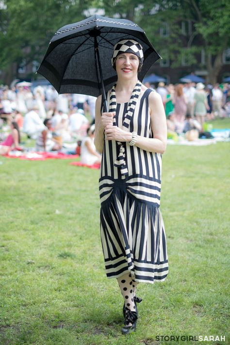 jazz age lawn party | StoryGirlSarah Jazz Era Fashion, Backyard Party Outfit, Jazz Age Lawn Party, Fun Backyard, Flapper Party, Roaring 1920s, Party Outfit Ideas, Lawn Party, Outfit Retro