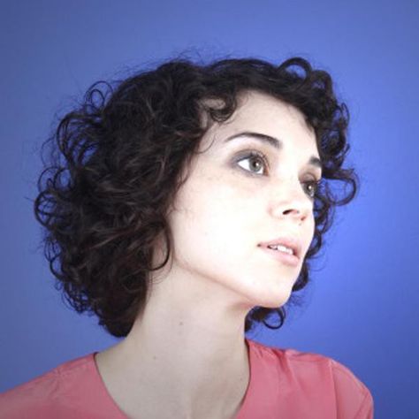 St Vincent Annie Clark, Hair Muse, Grown Out Pixie, Annie Clark, St Vincent, Hair Color And Cut, Beauty Icons, Pop Rocks, Grow Hair