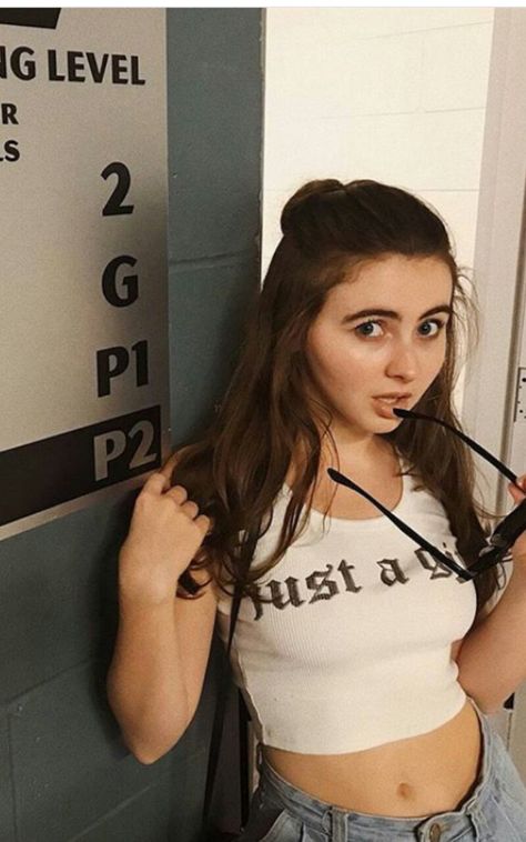 Sarah Carpenter, Disney Actresses, Rowan Blanchard, Girl Meets World, Beauty Queens, Celebrity Pictures, Sabrina Carpenter, Supergirl, Favorite Celebrities