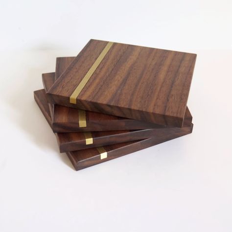 Walnut Ideas, Walnut Coasters, Wood Coasters Diy, Walnut And Brass, 4x6 Picture Frames, Brass Inlay, Showroom Interior Design, Small Woodworking Projects, Kitchen Containers