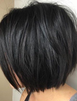 Short Layered Bob Hairstyles, Thick Wavy Hair, Bob Hairstyles For Thick, Layered Bob Hairstyles, Short Hairstyles For Thick Hair, Short Bob Haircuts, Penteado Cabelo Curto, Haircut For Thick Hair, Medium Hair Cuts