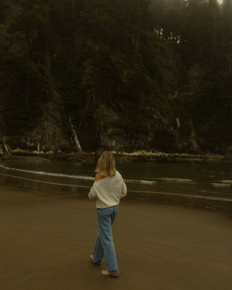 olive in oregon 𓂃⋆.˚ keywords: oregon coast, oregon coast photoshoot, oregon photographer, idaho photographer, pnw, pnw photographer, beach, beach photos, senior photo inspo, oregon coast senior photoshoot, cinematic photoshoot, cinematic oregon coast photoshoot, forest, forest photoshoot, storytelling, cinematic, candid, candid photoshoot, candid senior photos, oregon aesthetic, twilight, twilight aesthetic, pinterest photoshoot, pinterest aesthetic, dreamy photos, dreamy photoshoot, visual... Photoshoot Storytelling, Pinterest Photoshoot, Coast Photoshoot, Photoshoot Forest, Photoshoot Cinematic, Cinematic Photoshoot, Candid Photoshoot, Oregon Aesthetic, Dreamy Photoshoot