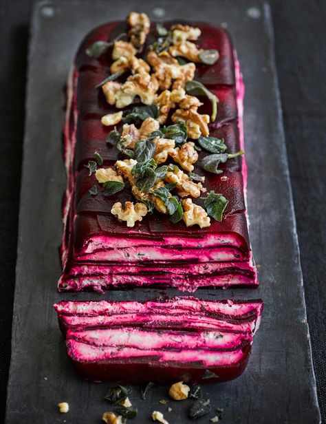 Cheese Terrine, Vegetable Terrine, Vegetarian Dinner Party, Plats Ramadan, Terrine Recipe, Pudding Chia, Dinner Party Dishes, Meat Free, Vegetarian Dishes