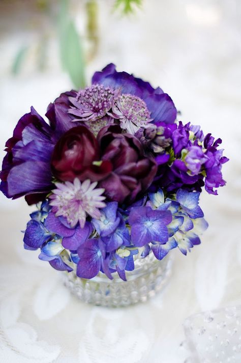 Purple Blue Centerpiece, Teal And Purple Wedding Centerpieces, Purple And Teal Centerpieces, Blue And Purple Flower Arrangements Wedding, Blue And Purple Table Flowers, Purple Centerpieces, Blue Centerpieces, Small Centerpieces, Winter Event