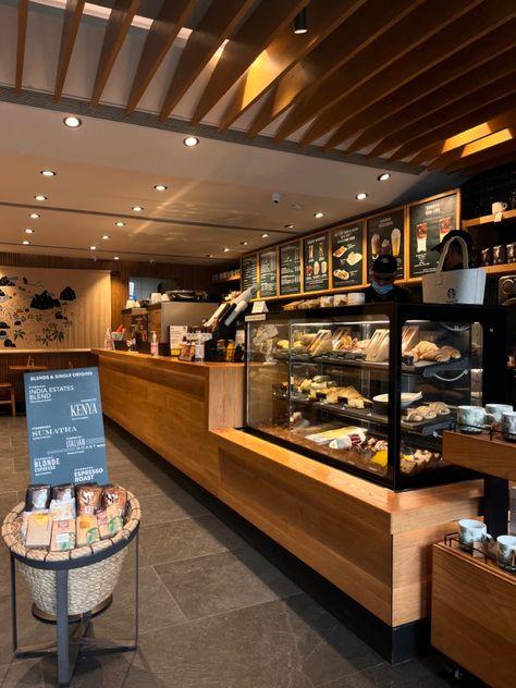 Snack Shop Design, Fastfood Design Interiors, Bakery Aesthetic Interior, Restaurant Design Rustic, Modern Bakery, Artificial Garden Plants, Cafe Counter, Bakery Interior, Bakery Design Interior