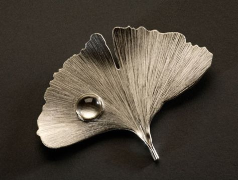 Gingko Art, Art Clay Silver, Signs Of Life, Metal Clay Jewelry, Organic Jewelry, Leaf Jewelry, Art Clay, Brooches Handmade, Contemporary Jewellery